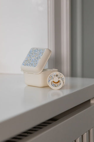 Liberty Pacifier Box - Eloise/Ivory - Kollektive Wholesale Portal