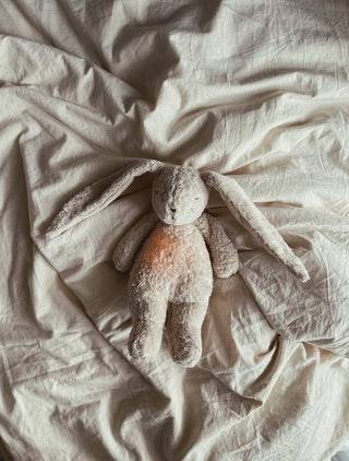 Moonie Organic Humming Bunny - Sand - Kollektive Wholesale Portal